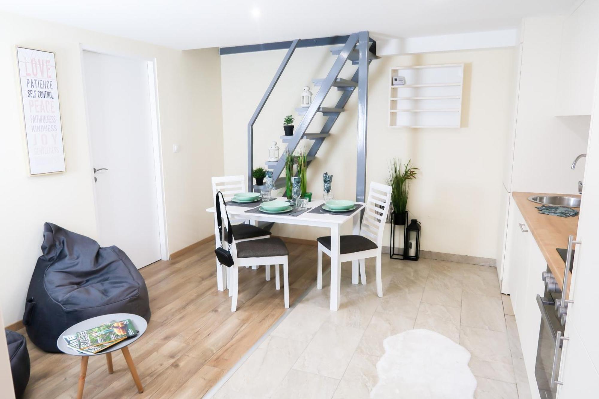 Budapest City Center, Nicely Renovated Apartment With 3 Bedrooms Eksteriør billede