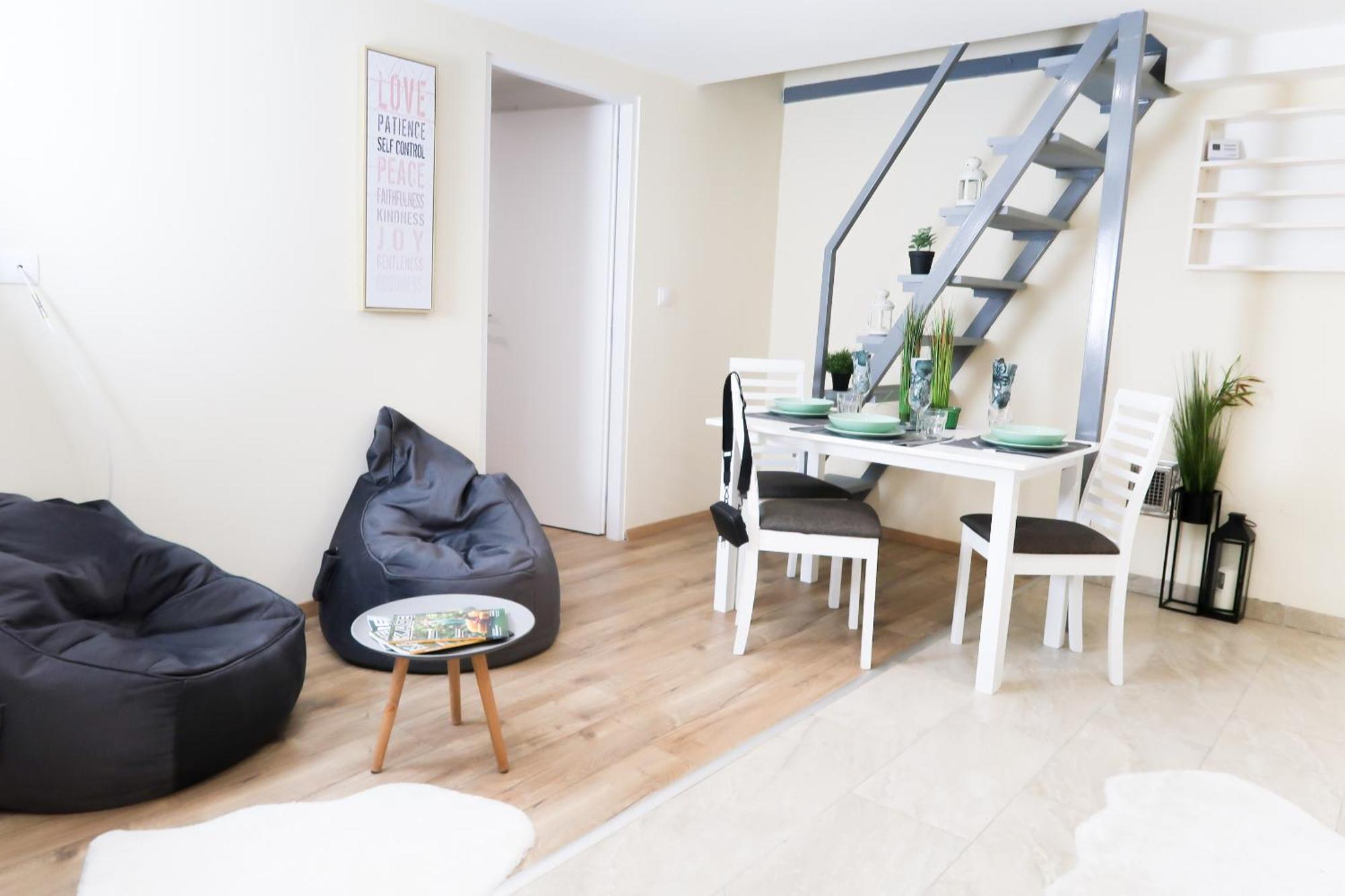 Budapest City Center, Nicely Renovated Apartment With 3 Bedrooms Eksteriør billede